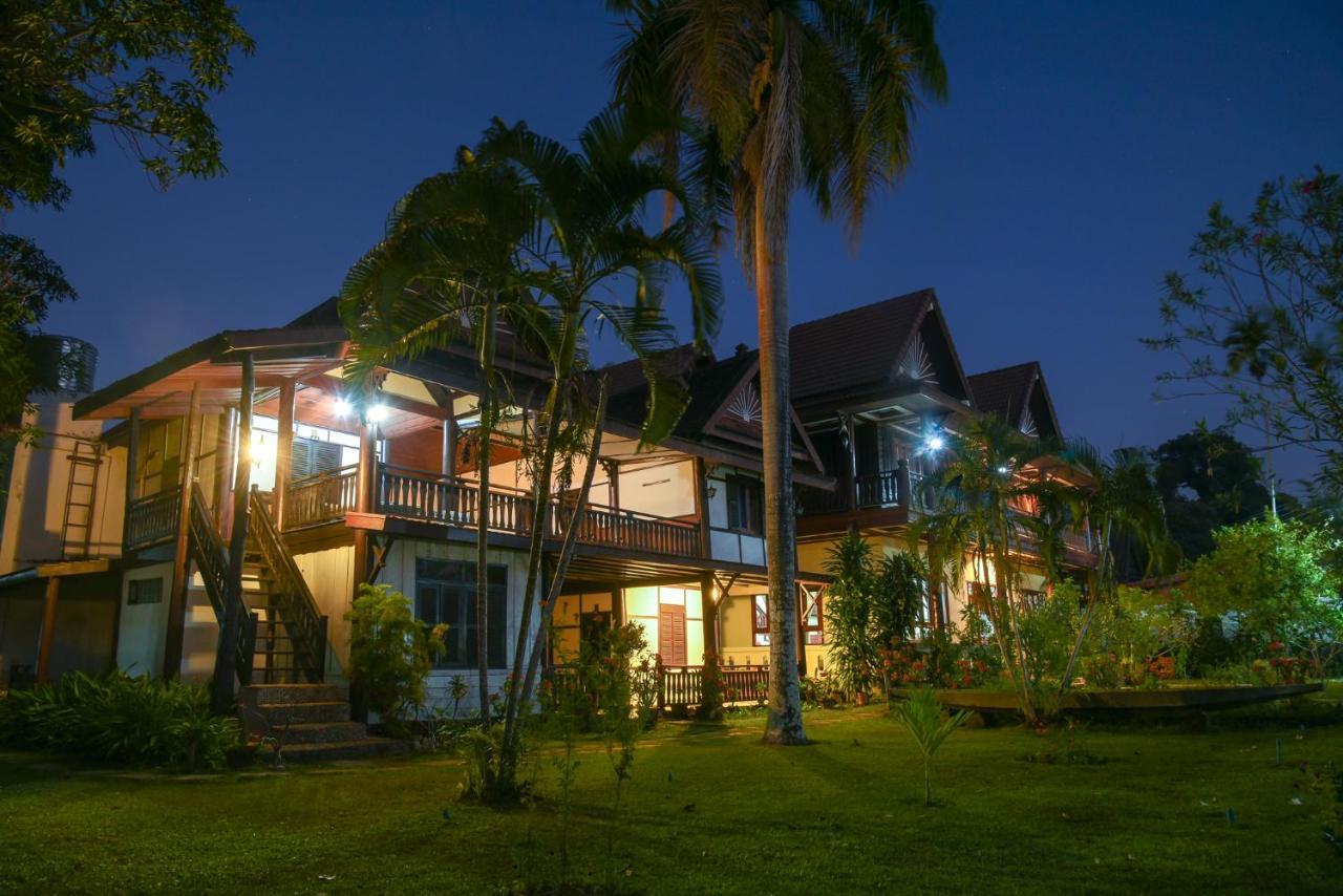 Kongmany Colonial House Hotel Muang Khong Bagian luar foto