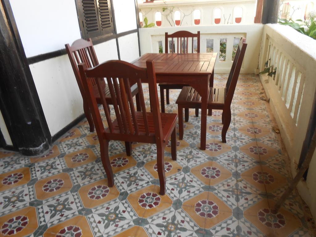 Kongmany Colonial House Hotel Muang Khong Bagian luar foto