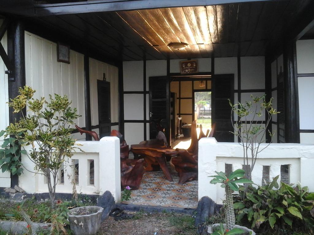 Kongmany Colonial House Hotel Muang Khong Bagian luar foto